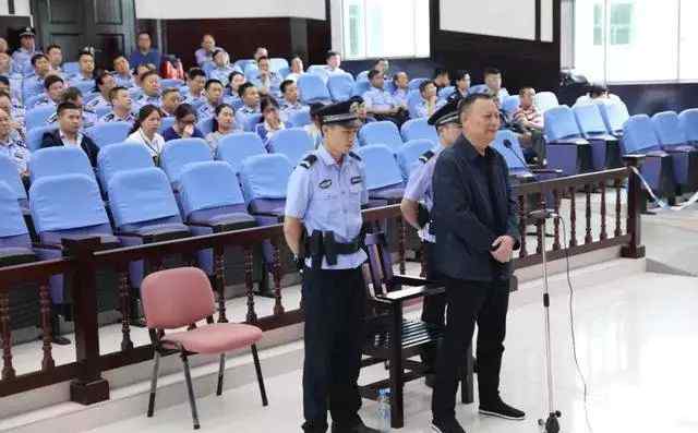 赣州市公安局 受贿、贪污！赣州一公安局原党委委员一审被判刑13年