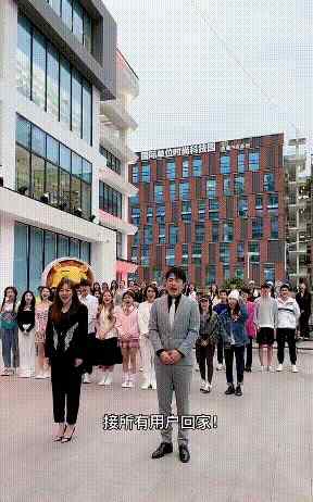 人民网批辛巴直播带人封路：为辛巴“封路” 谁给的权利？