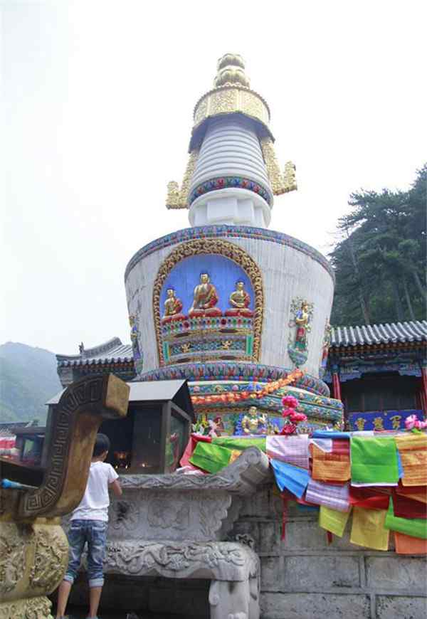 章嘉 五台山镇海寺章嘉活佛塔的来源
