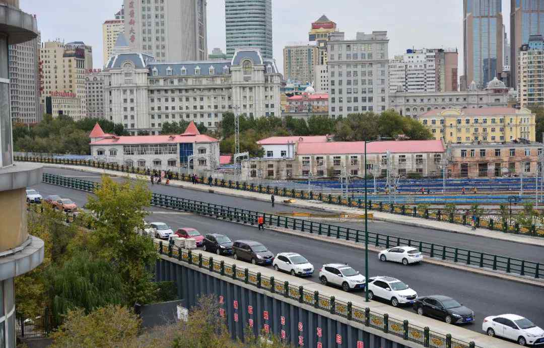 哈尔滨最新单双号限行 重磅，刚刚！哈尔滨一大批街路取消单双号限行！含霁虹桥、中山路、红军街、红旗大街……