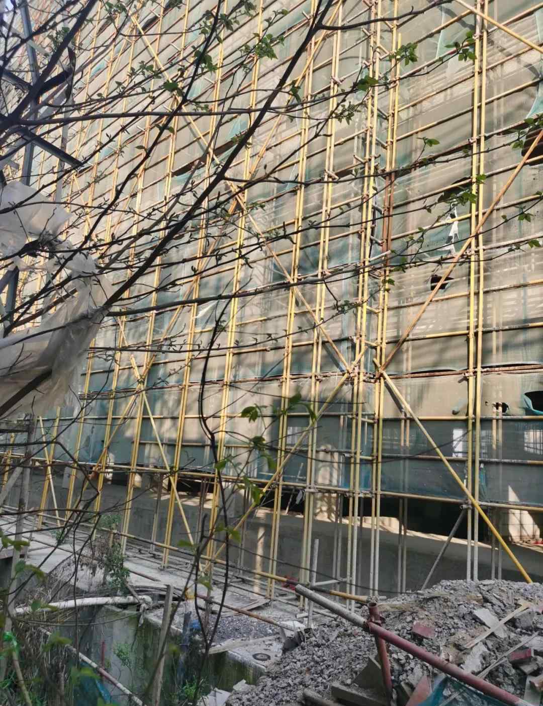 林景雅园 业主崩溃！南京这家楼盘月底交房，却连大门都没建好