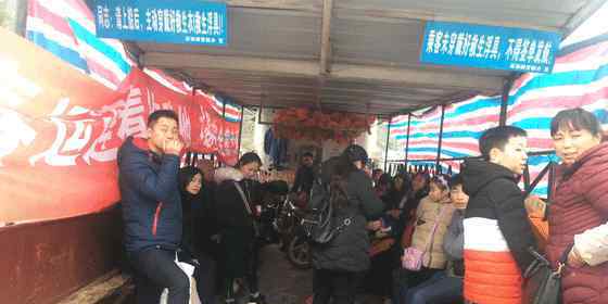 碧水师徒 遗憾！宜宾“丹山碧水”摩崖石刻历经了千年沧桑，面目全非……
