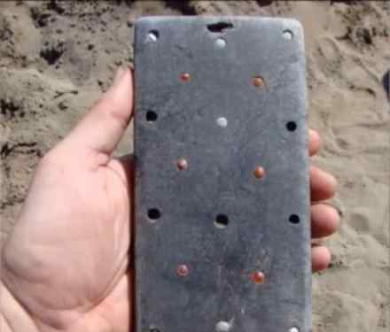 2100年前古墓发现像iPhone文物 真的假的
