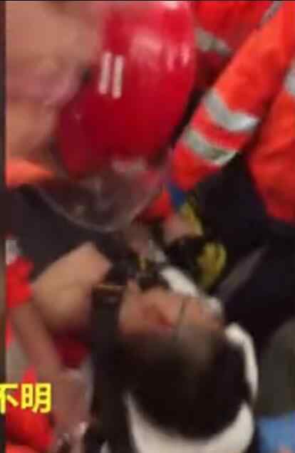 香港示威者群殴游客至昏迷 并阻拦救护人员送往医院