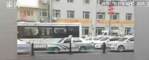 医院回应救护车被堵患者死亡 事情经过是怎样的