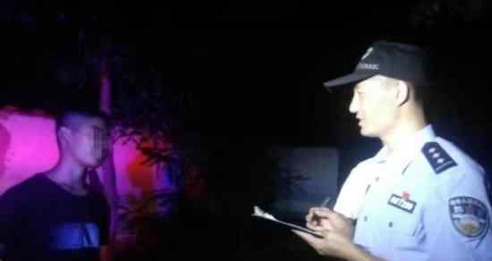 男孩逃课爬泰山是什么情况?为什要逃课爬泰山?