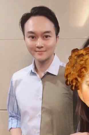 美颜滤镜下的张智霖 引发网友爆笑 到底长什么样