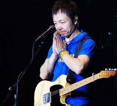 故乡许巍 许巍创作歌曲故乡是有什么意思？ 了解摇滚歌手落魄时期