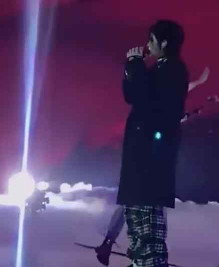 吴亦凡被激光照射是怎么回事?官方如何回应?