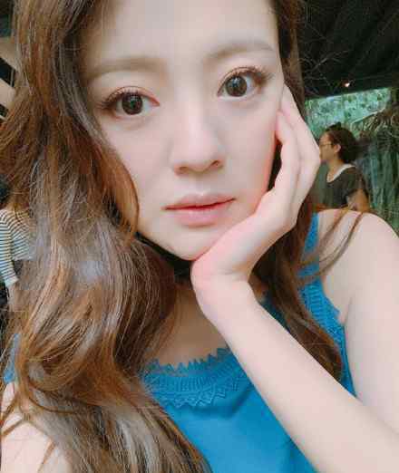 安以轩产后复工 安以轩什么时候生子的产后身材纤细
