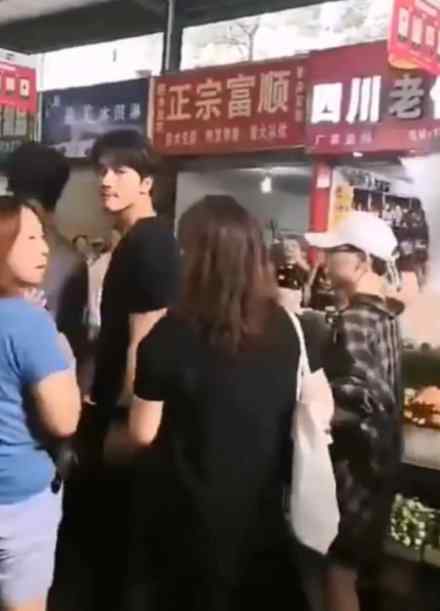 言承旭拍片被围观什么情况言承旭拍片现场发生什么事