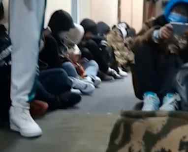 网曝泰山山顶宾馆坐地起价 学生扎堆挤厕所过夜？景区：明码标价