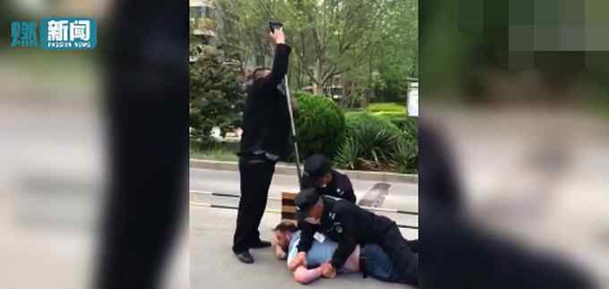 外籍男子不戴口罩打保安被撂倒是怎么回事 事情的经过是什么?