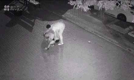 绵阳网警 男子当街暴打女孩事情经过是