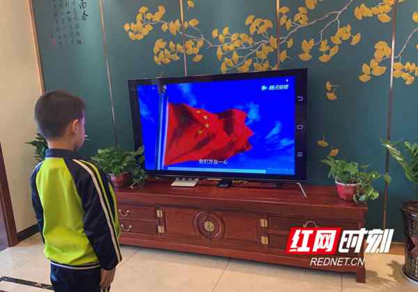 摘星by余酩 长沙金湾小学阳光少年争星活动430余名学生“摘星”