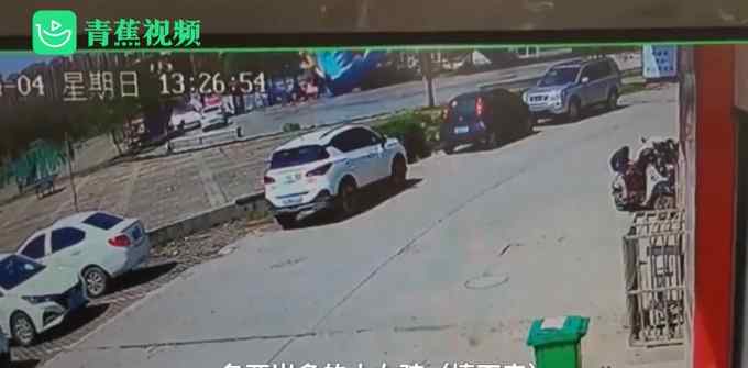 山东一充气城堡被吹翻1名女童身亡 警方：正在处理中
