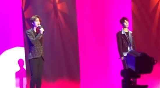 肖战王一博现场合唱无羁 深情演绎诠释歌曲