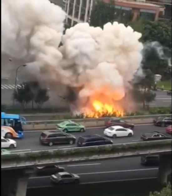 成都成渝立交爆燃 为什么爆燃是什么东西爆燃