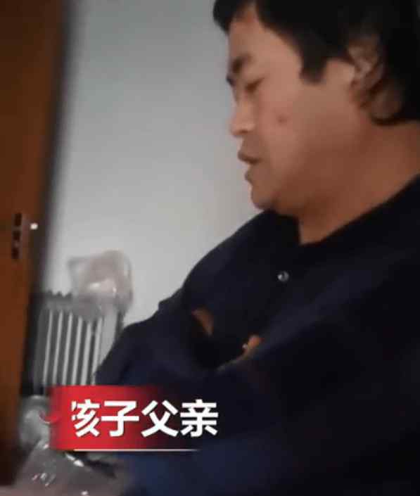 女婴坠楼受伤父亲拒绝治疗 对此大家怎么看？