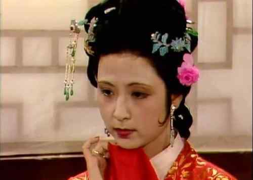 聚麀之诮 尤二姐已失身，贾琏为何不嫌弃？原来他参与了另一桩聚麀之诮丑事文章配图