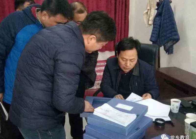 濮阳县教育局 濮阳县教育局局长胡长征下乡调研指导教育扶贫工作