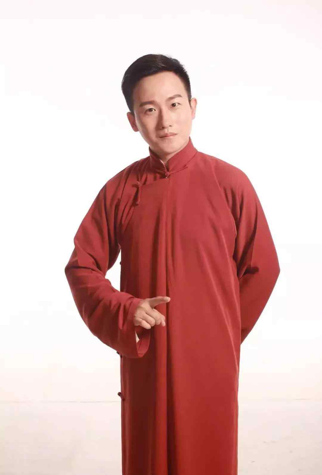 裘英俊 【名嘴手一滑】裘英俊：那些看着都疼的悲剧瞬间