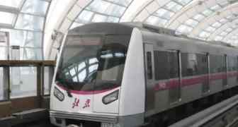 北京9号线线路图 周三起北京4条地铁线再调图 9号线跑进2分钟