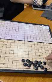 下五子棋技巧和套路 千万别用这套路和妹子玩游戏~