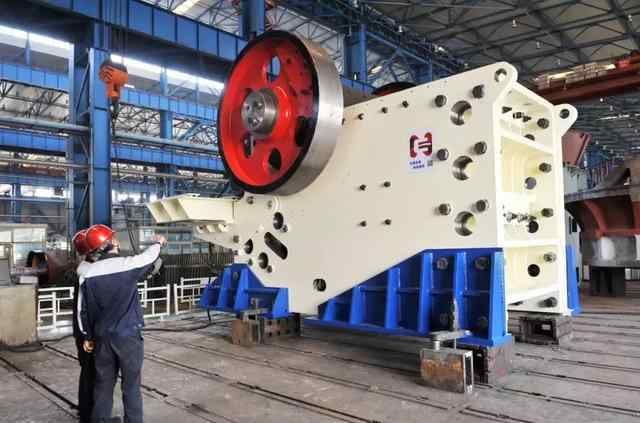 大型鄂式破碎机 国内最大规格颚式破碎机在北方重工试车成功