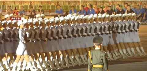 国庆大阅兵视频 【燃爆！】国庆大阅兵演练视频曝光，场面太震撼...