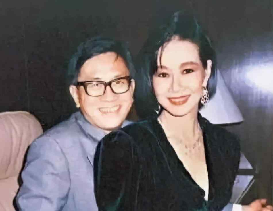 黄霑林燕妮 林燕妮：名副其实的人间富贵花，黄霑抛妻弃子也要和她在一起