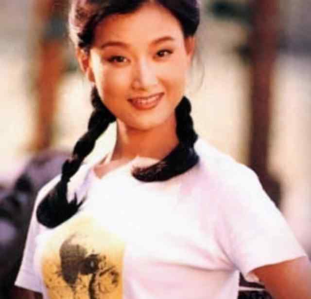 宋祖英春晚 宋祖英：连登春晚24年，曾经红极一时，为何如今却销声匿迹了？