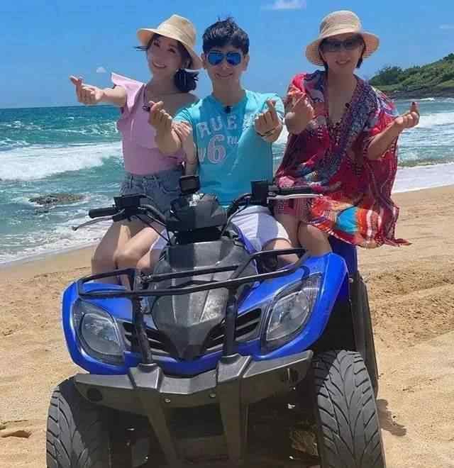 林志颖的老婆照片 林志颖全家合照，他老婆生那么多孩子，看着犹如少女