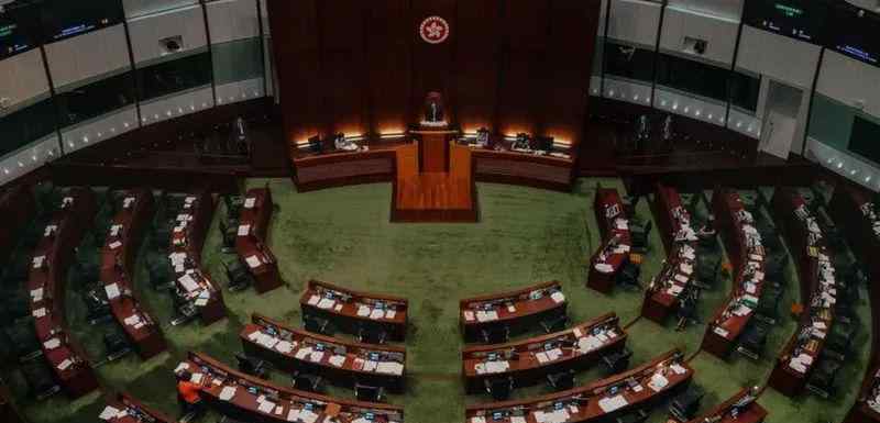 香港泛民派 中央出手，4个吃里扒外的卖国贼被清理出香港立法会！泛民议员却叫嚣要集体递辞职信