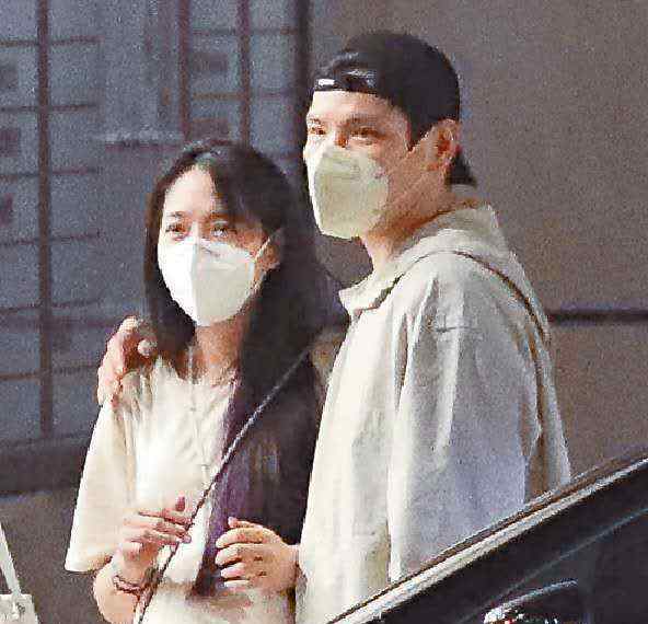 向佐女友 向佐前女友发文官宣怀二胎，已知孩子性别，富商老公对其宠爱有加