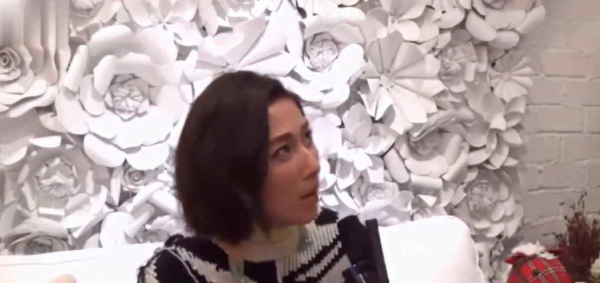 钟嘉欣结婚 TVB五大花旦时代结束？钟嘉欣宣布息影，婚后三年抱俩无心拍戏