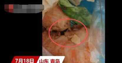 煎饼果子里吃到蛆虫摊主却继续卖 为什么引争议什么原因？