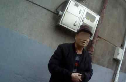 女孩穿睡衣光着脚逃到街上求救 民警一查发现惊人秘密究竟是怎么回事？