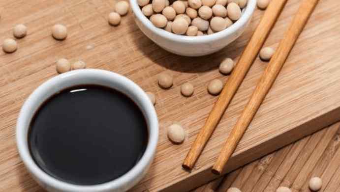 生抽能代替蒸鱼豉油吗 都是酱油，生抽能代替蒸鱼豉油吗？原来有4大不同，别再混着用了