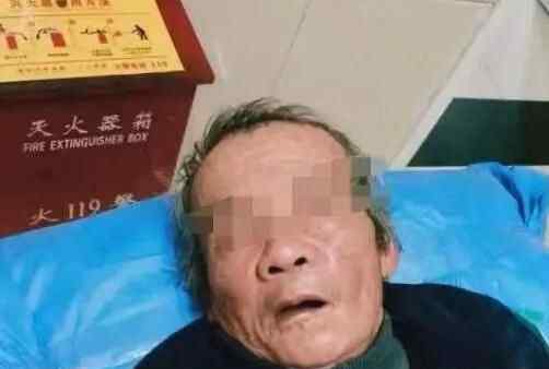 7旬流浪汉衣不蔽体病倒街头 警方查到他身家后被惊呆究竟是怎么回事？