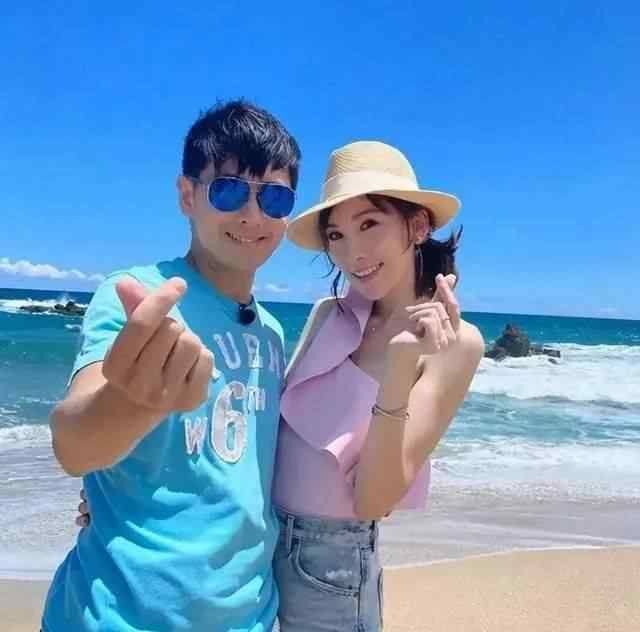 林志颖的老婆照片 林志颖全家合照，他老婆生那么多孩子，看着犹如少女