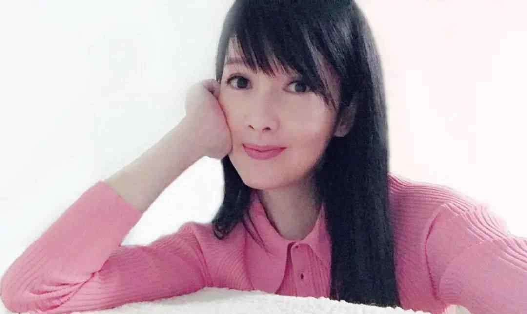 陈德彰 一代“玉女掌门人”周慧敏恋上花心才子，现如今这样？
