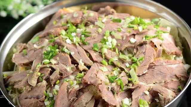 炖羊肉放什么调料 羊肉咋炖才汤鲜肉不膻？除了不放错调料，这2步最关键，别忽略了