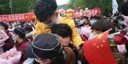 四川援鄂医疗队员赵英明此前奔赴一线时,丈夫曾喊话“你平安回来,我包一年家务结局曝光