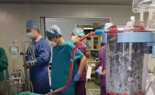 28岁小伙猝死被医护1.5万次按胸救活 醒后的事令人目瞪口呆真相竟是这样可怕