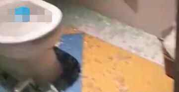 女子住进酒店 厕所里发生的景象吓得她魂飞魄散究竟是怎么回事？