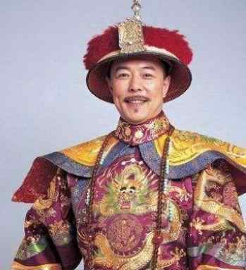 张铁林儿子 抢儿子扔妻子，被2任女友告上法庭，62岁张铁林“入戏太深”