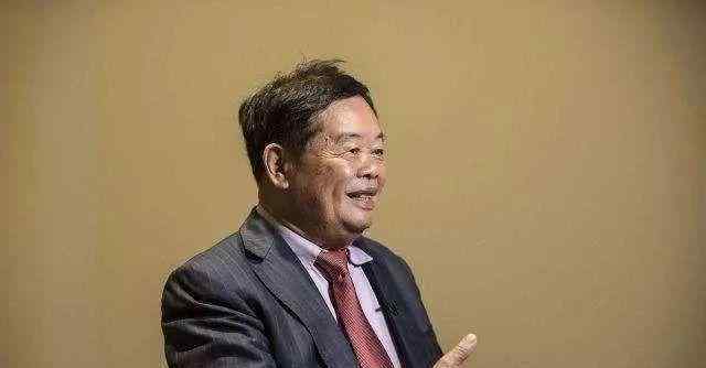 曹德旺妻子 亿万富翁曹德旺自述感情史，我曾有过外遇，但最终没有离开文盲妻子，原因令人动容