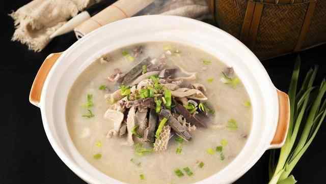 炖羊肉不能放什么调料 羊肉咋炖才汤鲜肉不膻？除了不放错调料，这2步最关键，别忽略了