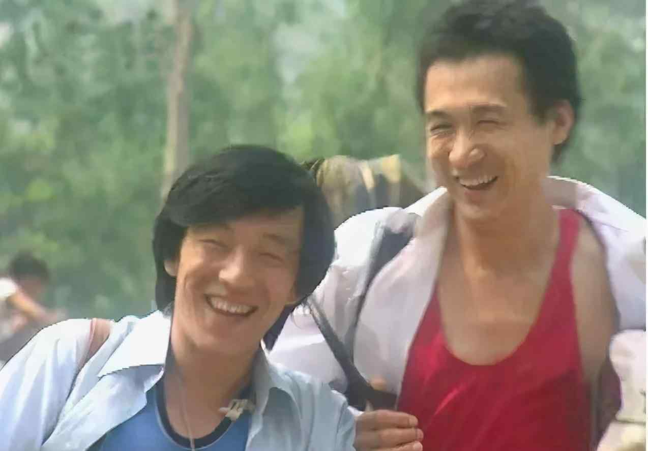 高虎为什么把黄渤删了 高虎曾叫黄渤来演戏，他却嫌片酬低回绝了，高虎再三邀请后这才来